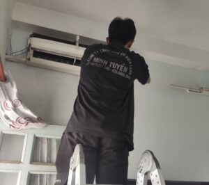 ve-sinh-may-lanh-quan-binh-thanh