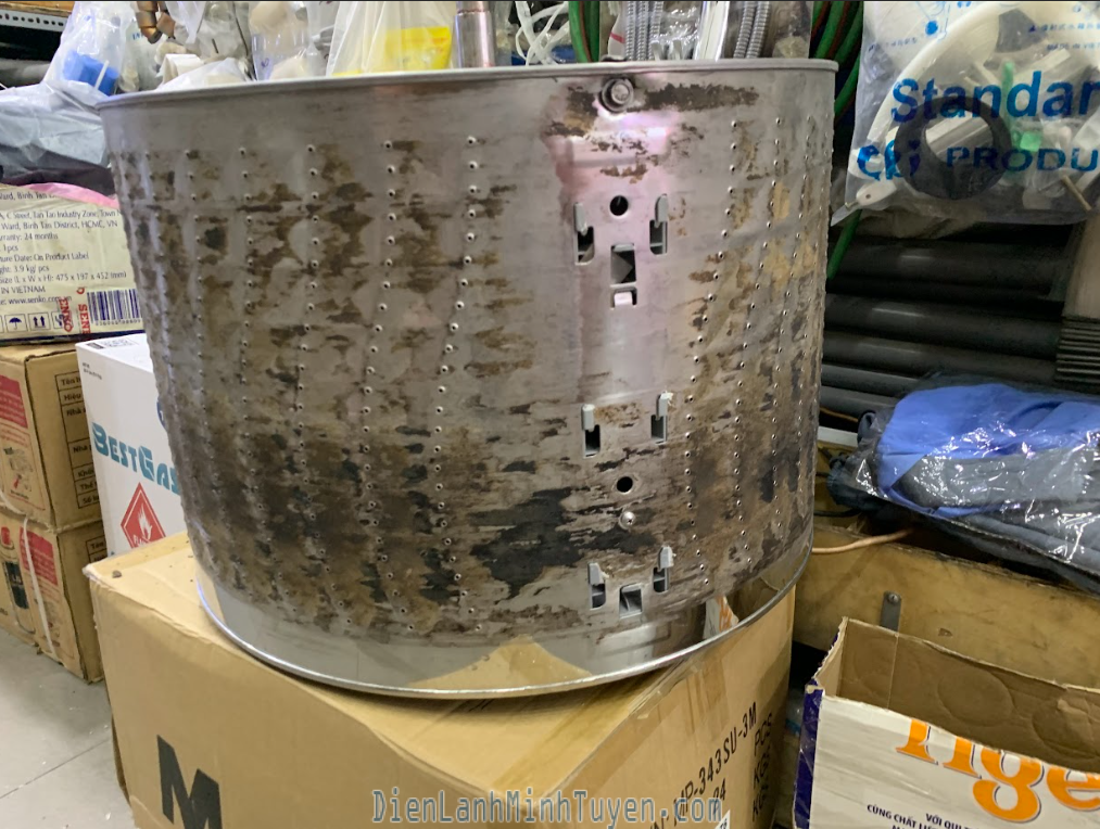 ve-sinh-may-giat-quan-go-vap