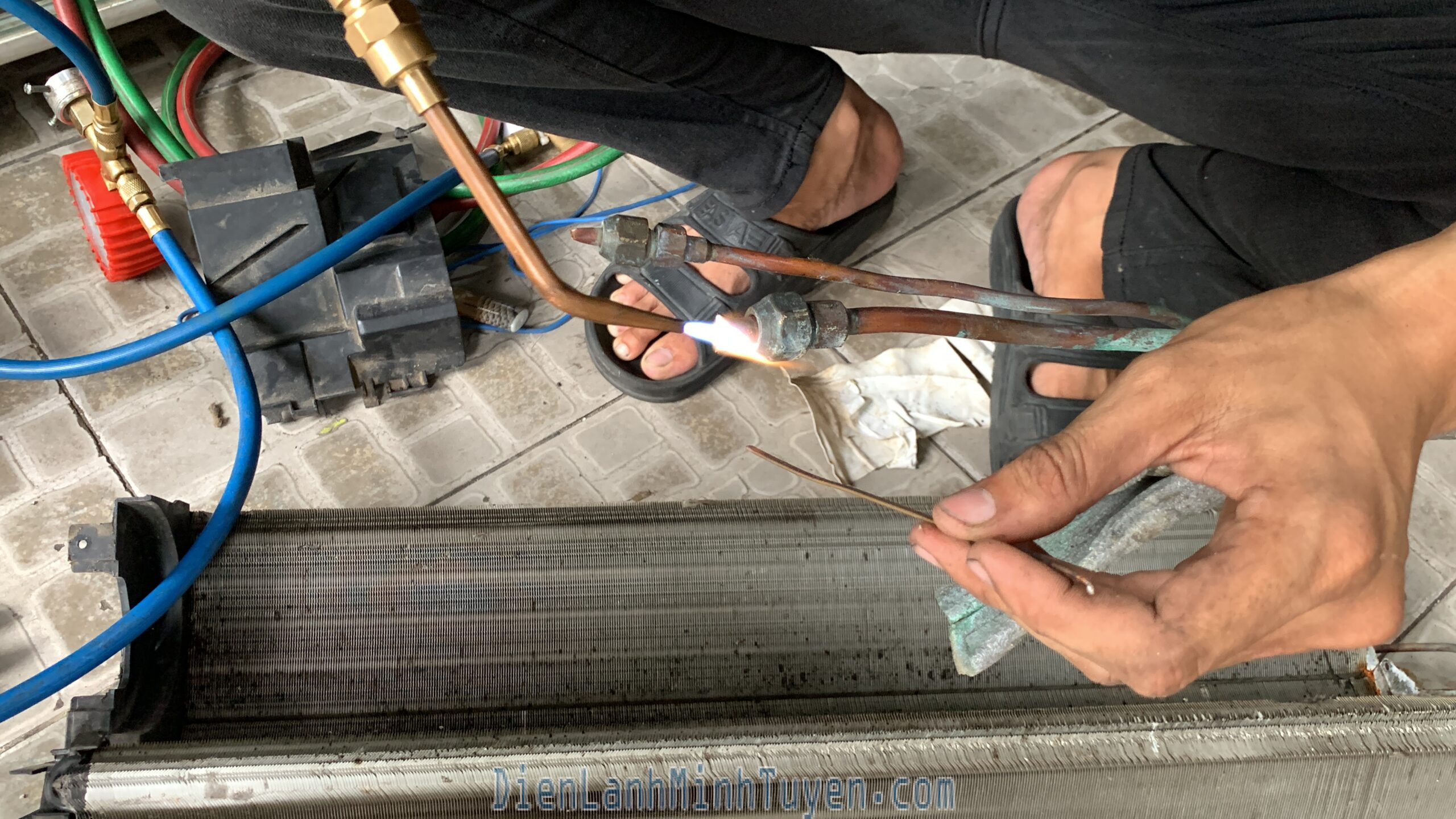 sua-may-lanh-duong-nguyen-van-dau-quan-binh-thanh