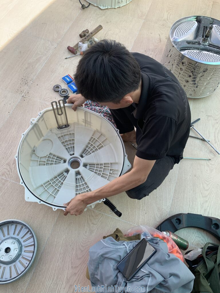 ve-sinh-may-giat-duong-Phan-Van-Tri