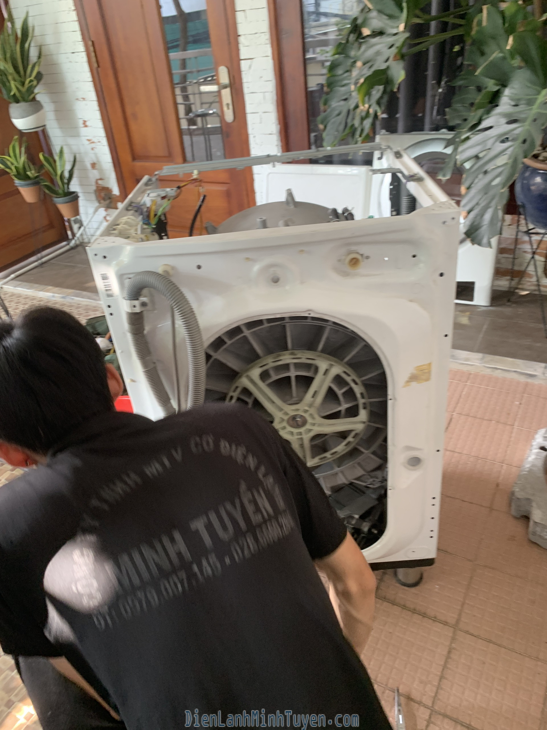 sua-may-giat-quan-tan-phu