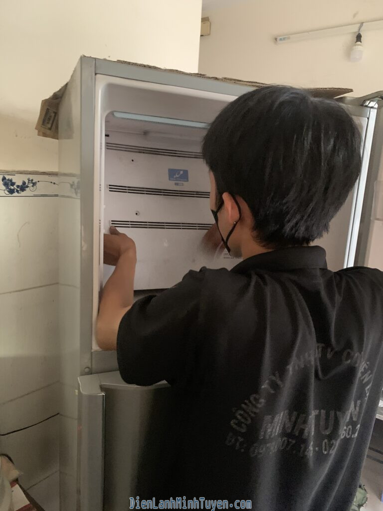 sua-tu-lanh-duong-au-co