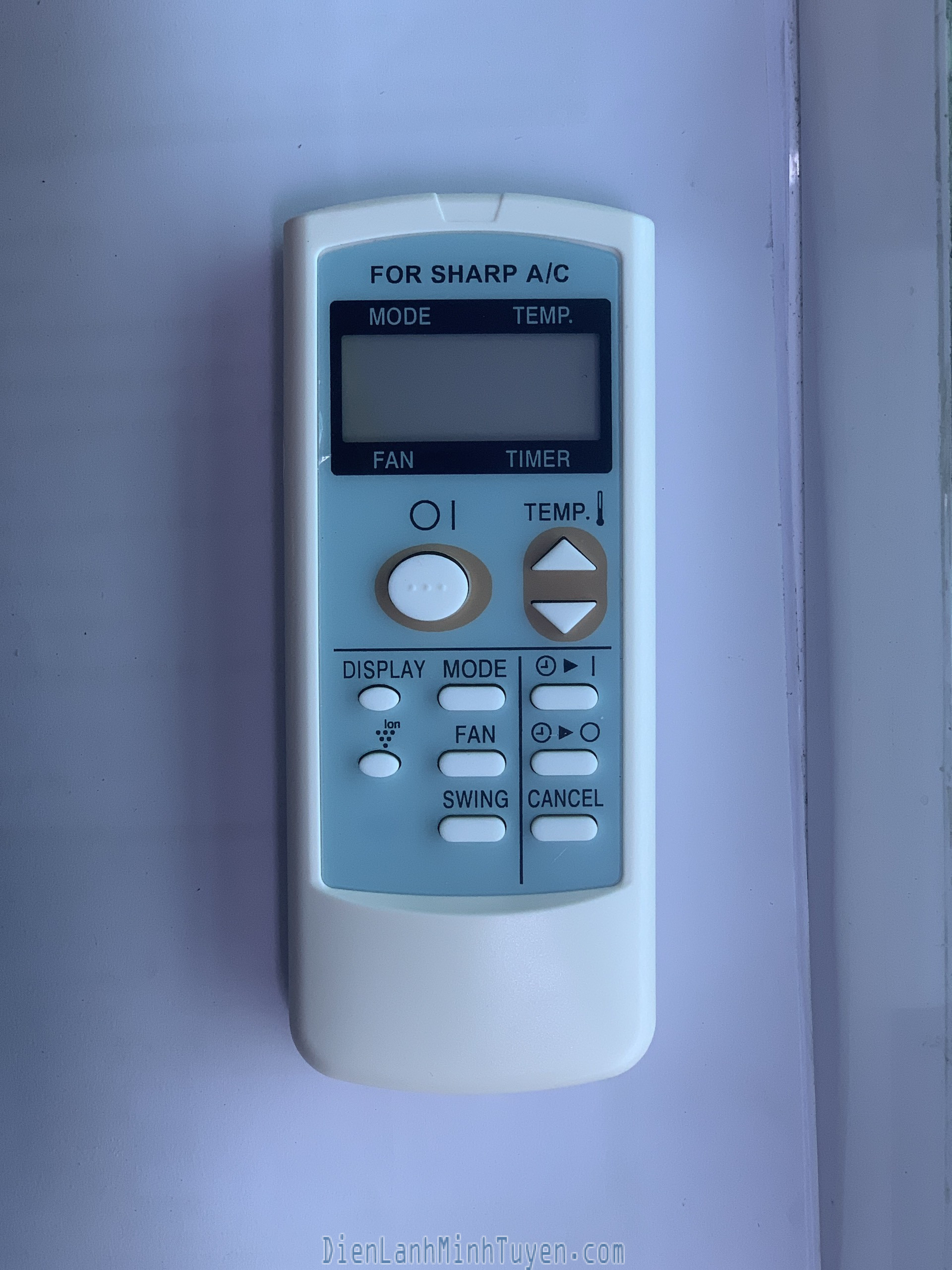 remote-sharp-mau-xanh remote-sharp-mau-xanh