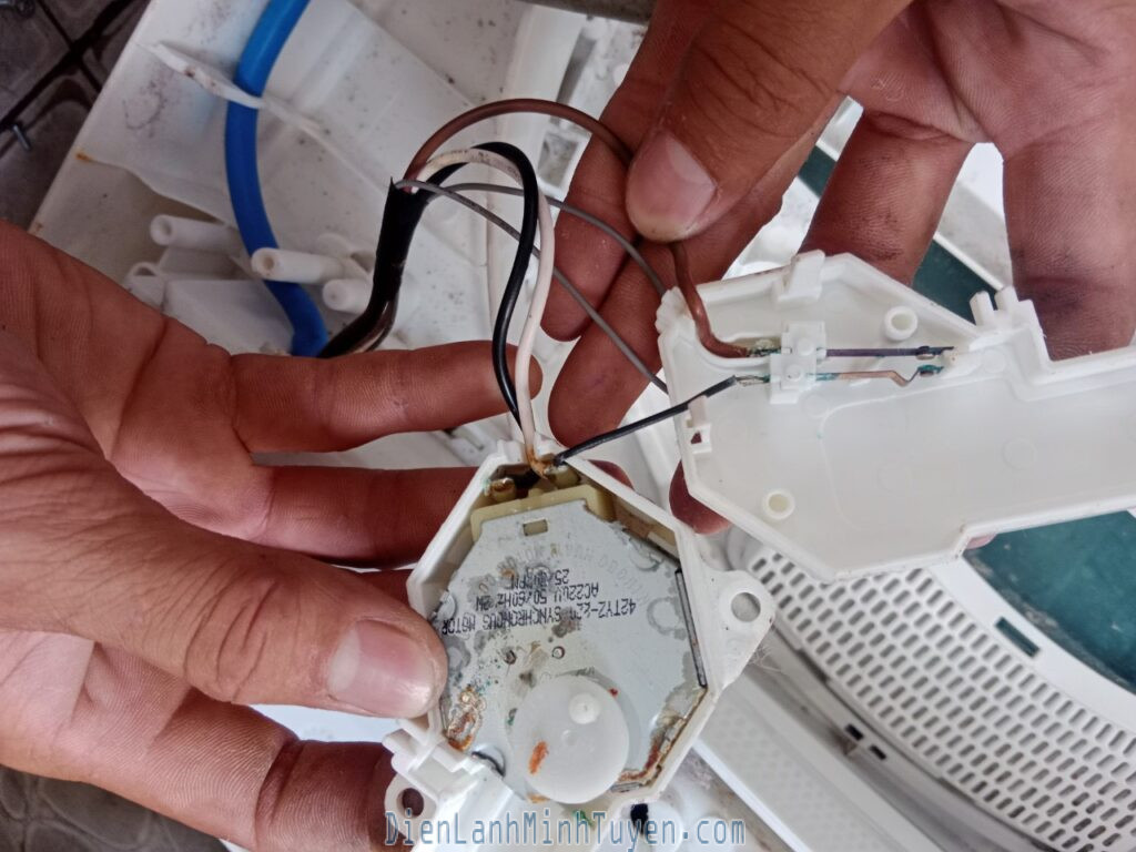 ve-sinh-may-giat-hcm